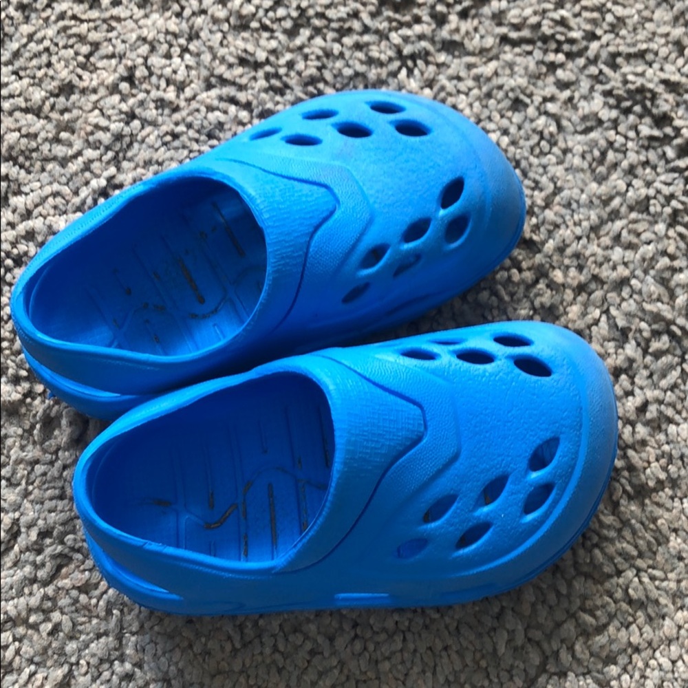 Fake crocs